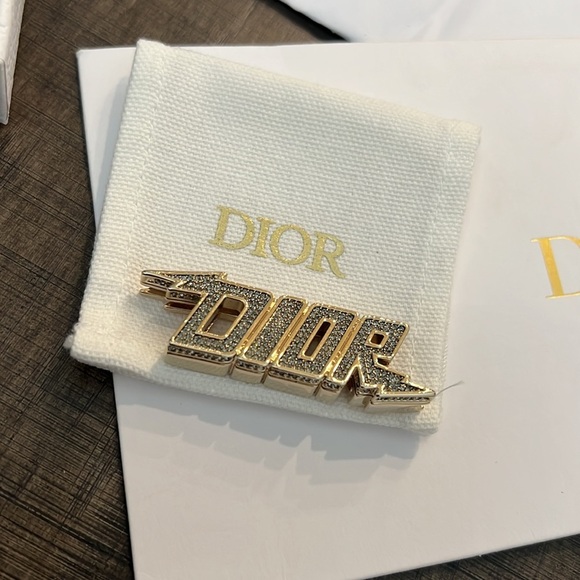 100% AUTHENTIC DIOR EMBELLISHED CHARM . Comes with the box and dust pock… - Picture 17 of 17